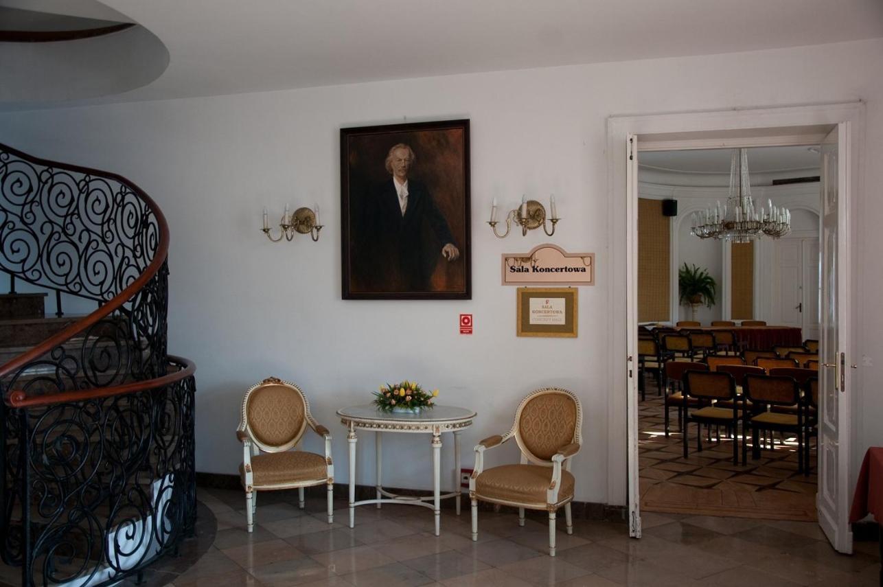 Hotel Zamek Pultusk Dom Polonii Luaran gambar