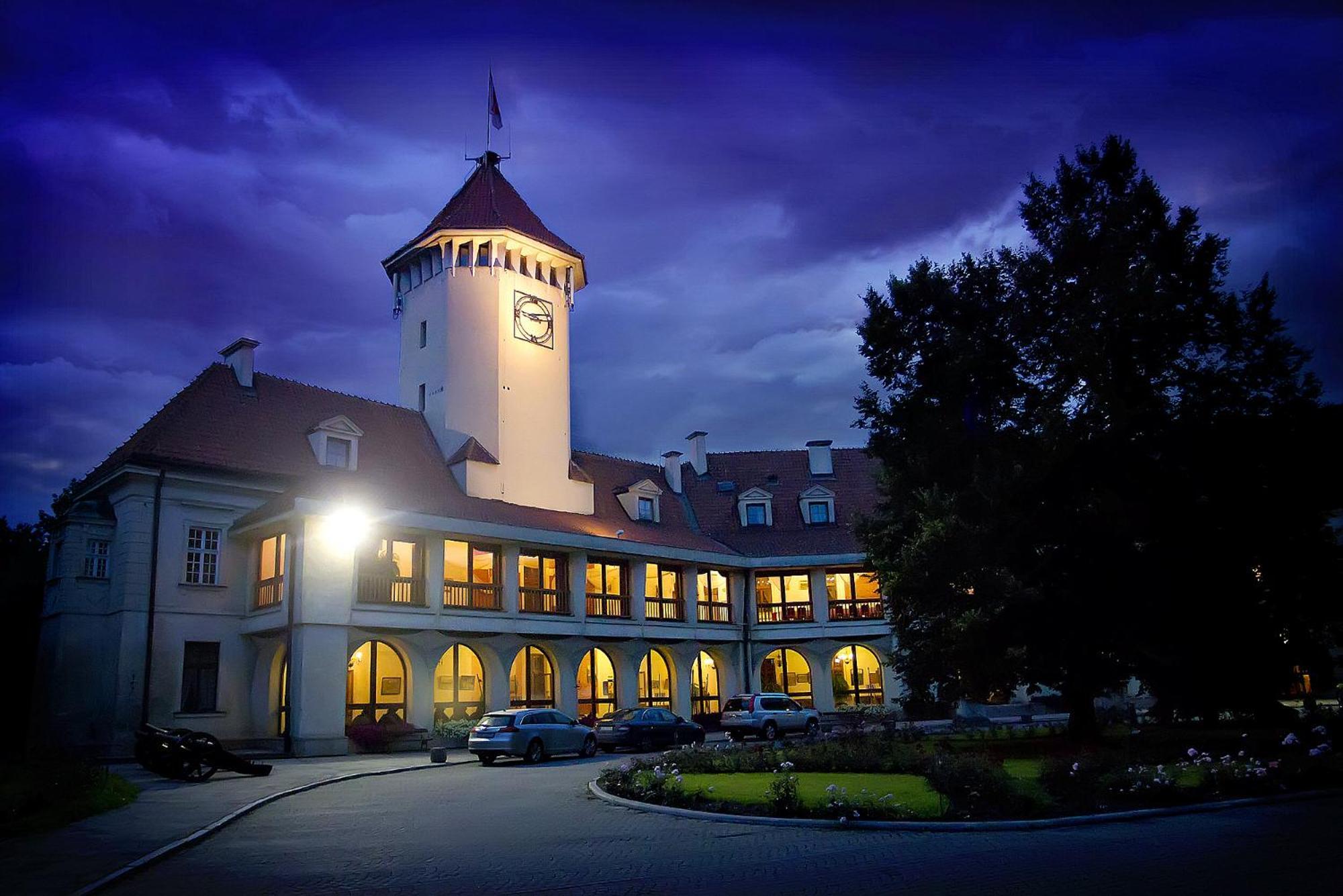 Hotel Zamek Pultusk Dom Polonii Luaran gambar