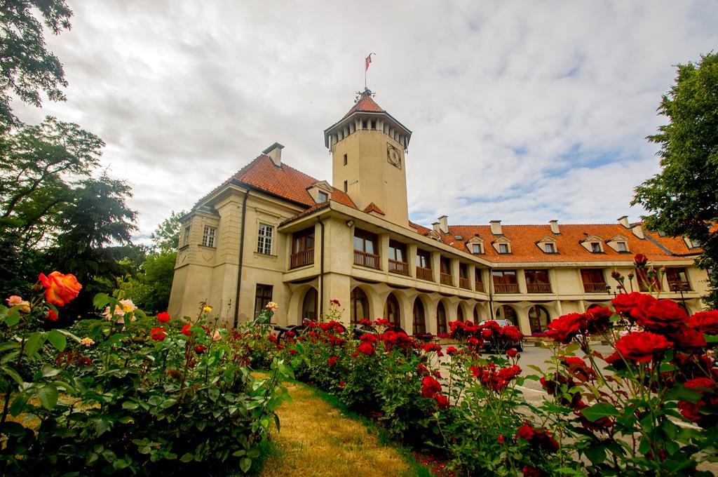 Hotel Zamek Pultusk Dom Polonii Luaran gambar