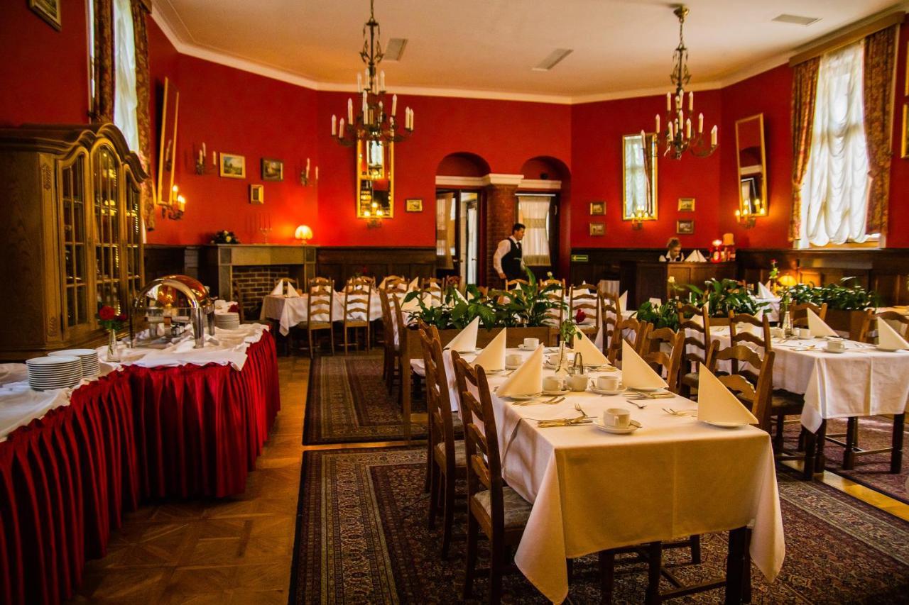 Hotel Zamek Pultusk Dom Polonii Luaran gambar