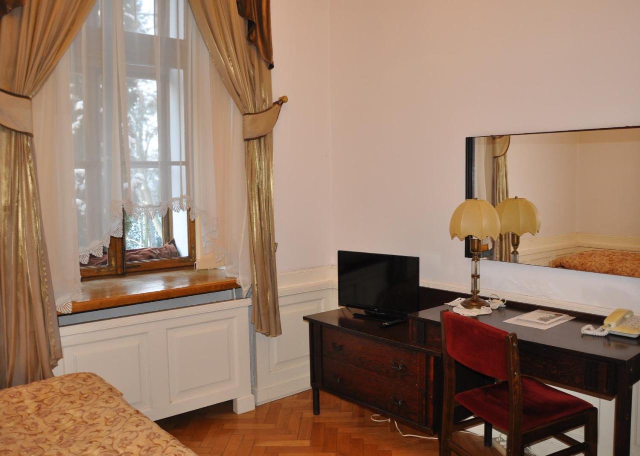 Hotel Zamek Pultusk Dom Polonii Luaran gambar